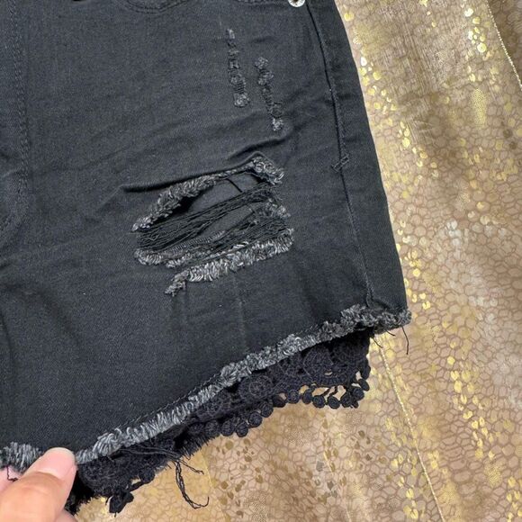 Mudd Black Denim Flx Stretch Distressed Lace Pocket Shorts Size 7 - Picture 6 of 6